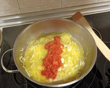 Foto del paso 1 de la receta: Calamarcitos con tomate