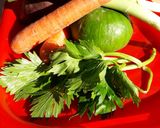 Foto del paso 2 de la receta: Sopa de verduras y alitas