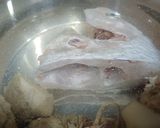 Hình bước làm 1 của món Đầu cá nấu ngót thì là