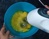 A picture of step 2 of Vanilla Plain Sponge Cake.