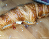 Foto del paso 4 de la receta: Croissant con Frankfurt picante y queso de Cabrales