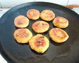 A picture of step 3 of Tasty crispy left over rice tikki.