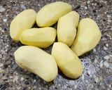 Foto del paso 1 de la receta: 🥔🌿Ensalada de papas con oliva a las hierbas frescas🥔Acompañamiento para preparar con anticipación🌿🥔