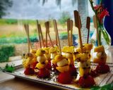 Foto del paso 3 de la receta: Bocaditos de sandía, mango y mozzarella con pesto