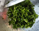 A picture of step 1 of Palak Pakoda.