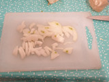 Salchichas con cebolla