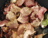 Foto del paso 2 de la receta: Lomo con ajos y patatas