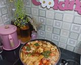 Foto langkah ke 4 dari resep Steamboat Tomyam seafood simple.