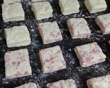 Foto del paso 2 de la receta: Bizcochitos de salame y queso