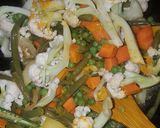 A picture of step 3 of Goan vegetable curry.
