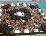 A picture of step 2 of Oreo cream pudding.