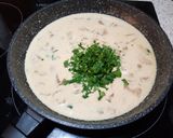 Une image de l'étape 4 de Sauce aux girolles.