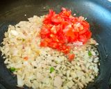 A picture of step 3 of Pav Bhaji Maggi.