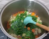 Foto langkah ke 5 dari resep Sayur Bening Bayam dan Labu.