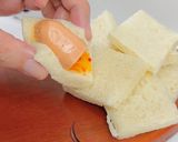 Foto langkah ke 3 dari resep Sausage Toast 🌭.