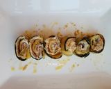 Foto del passaggio 3 della ricetta Rotolini di zucchine crudo e formaggio magro