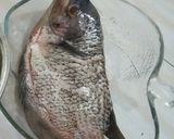 Foto langkah ke 1 dari resep Gurame Asam Manis Mudah.