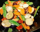 Foto del paso 2 de la receta: VEGETALES CHINOS SALTEADOS. JON STYLE
