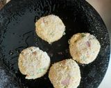 A picture of step 3 of Murmura tikki.