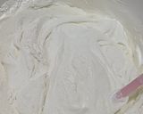 Foto langkah ke 2 dari resep Cupcake Tepung Beras Putih Telur.
