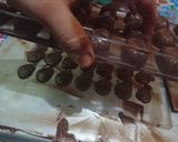 Foto del paso 4 de la receta: Bombones de chococolate rellenos