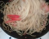 A picture of step 4 of Fried spaghetti with bacon.