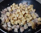 Foto langkah ke 2 dari resep Nasi Bakmoy Ayam Dengan Telur Puyuh Kecap.
