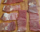 Foto del paso 1 de la receta: Brochetas de solomillo de cerdo con queso rebozado