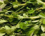 A picture of step 1 of Methi Malai Matar.