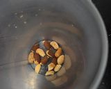 Foto del paso 2 de la receta: Pollo en pepitoria