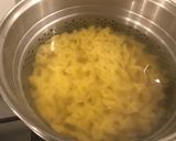 Foto del paso 1 de la receta: Fideos con salsa de queso azul