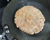 A picture of step 4 of Ragi Jowar Pyaz Pudina Ki Roti.