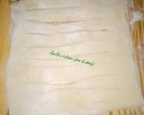 A picture of step 3 of Sweet flour leaf.