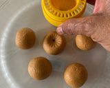 A picture of step 4 of Caramel penda.