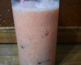 Foto del paso 7 de la receta: Licuado de frutillas, cardamomo miel y mandarina