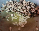 Foto del paso 1 de la receta: Sopa con champiñones