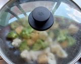Foto del paso 3 de la receta: Pollo con brócoli y coliflor
