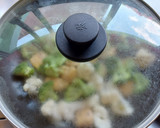Foto del paso 3 de la receta: Pollo con brócoli y coliflor