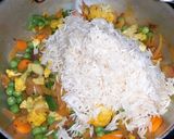 A picture of step 4 of Veg pulao.