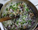 Foto del paso 1 de la receta: Salsa de verdeo y champiñones