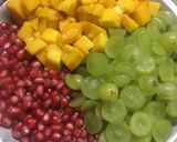 A picture of step 4 of Fruit 'and' cream cocktail.