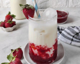 Foto langkah ke 5 dari resep Korean Strawberry Milk.