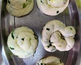 A picture of step 6 of Green onion pancakes.
