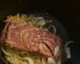 Une image de l'étape 1 de Soupe de tomates lard fumé et saucisses fumées.