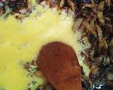 Foto del paso 2 de la receta: Revuelto de cebollas caramelizadas..