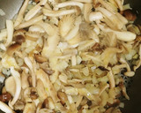 Foto del paso 2 de la receta: Revuelto de Setas y Huevos