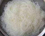 Foto langkah ke 1 dari resep Bihun Goreng Singapore.