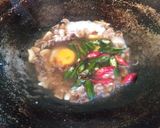 Foto langkah ke 2 dari resep Peda Telur Lombok Ijo.