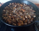 Foto del paso 10 de la receta: Conejo con rebollones (níscalos) y caracoles