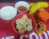 A picture of step 1 of Banana mango smoothie.
